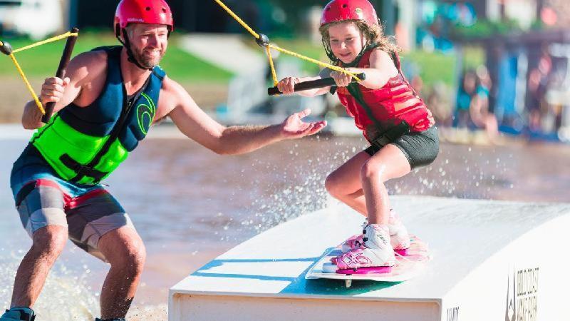 Coomera Family 10 Min Away From Theme Parks!